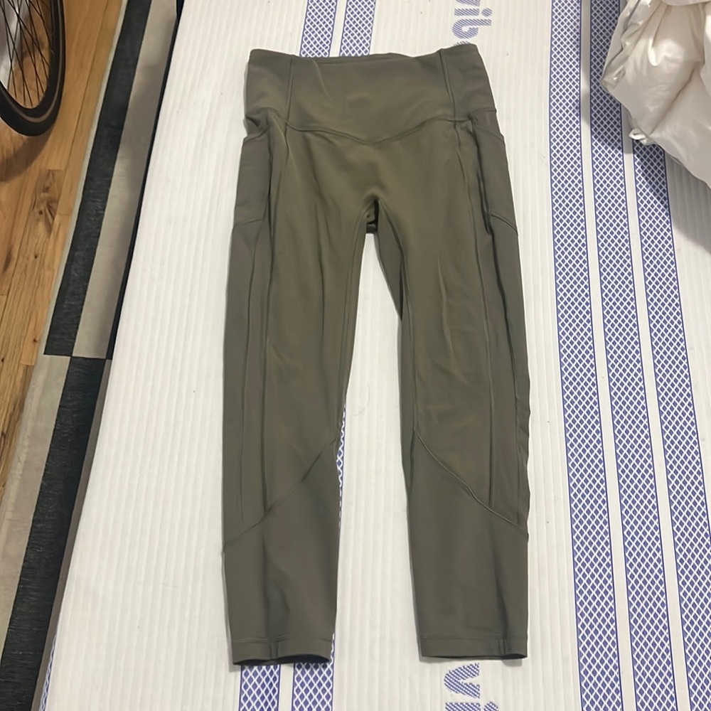 Green lululemon 7/8 leggings